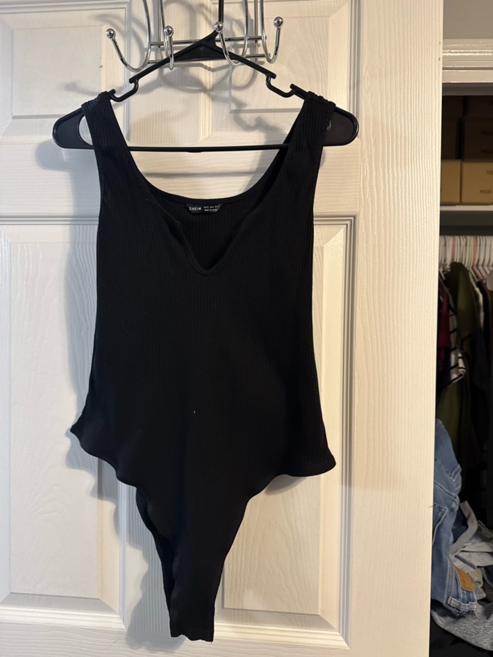 SHEIN Black Ribbed V-Notch Tank Top